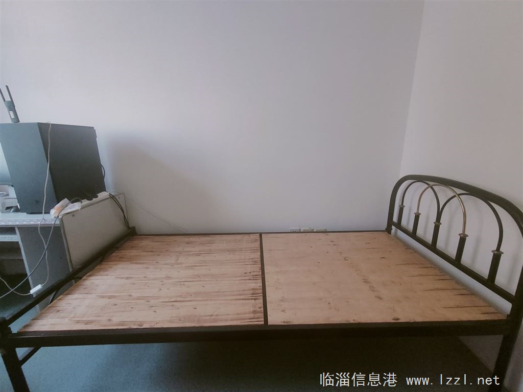 转让单人床一张，1米*2米