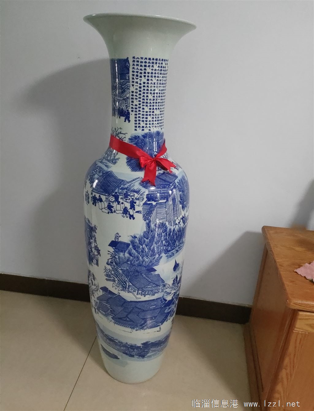 大花瓶一个