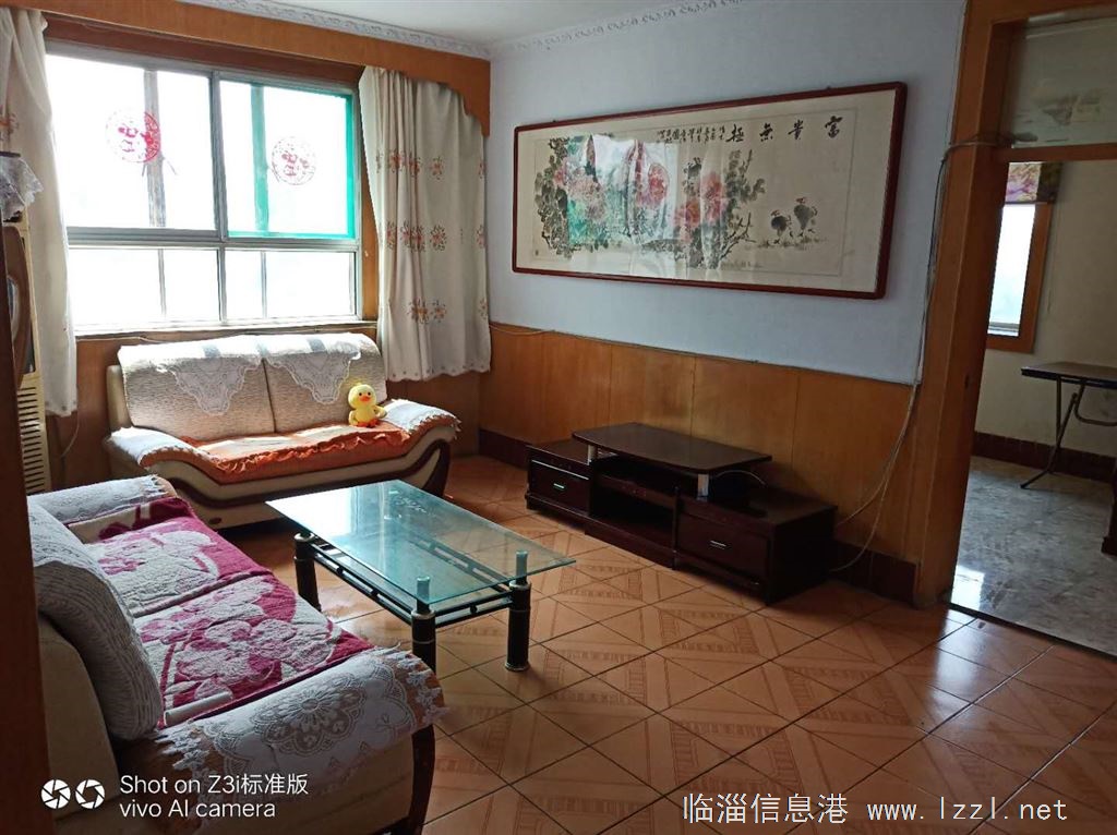 每月350元，三室两厅，无物业费，停车方便，位置优越，拎包可住。