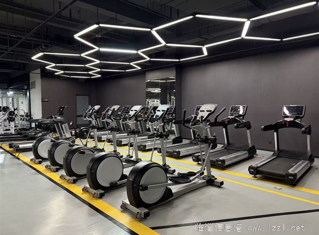 游泳健身俱乐部招前台、会籍